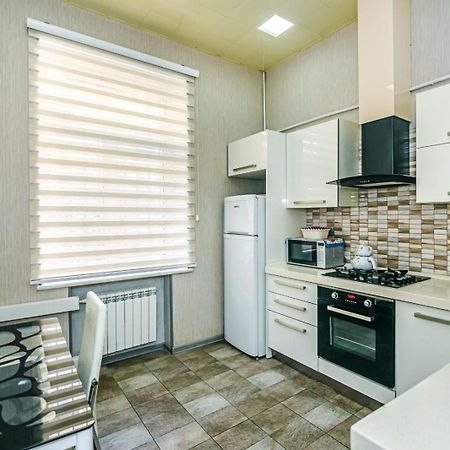 Azneft Square Deluxe Apartment Баку Екстер'єр фото