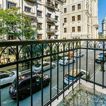 Azneft Square Deluxe Apartment Баку Екстер'єр фото