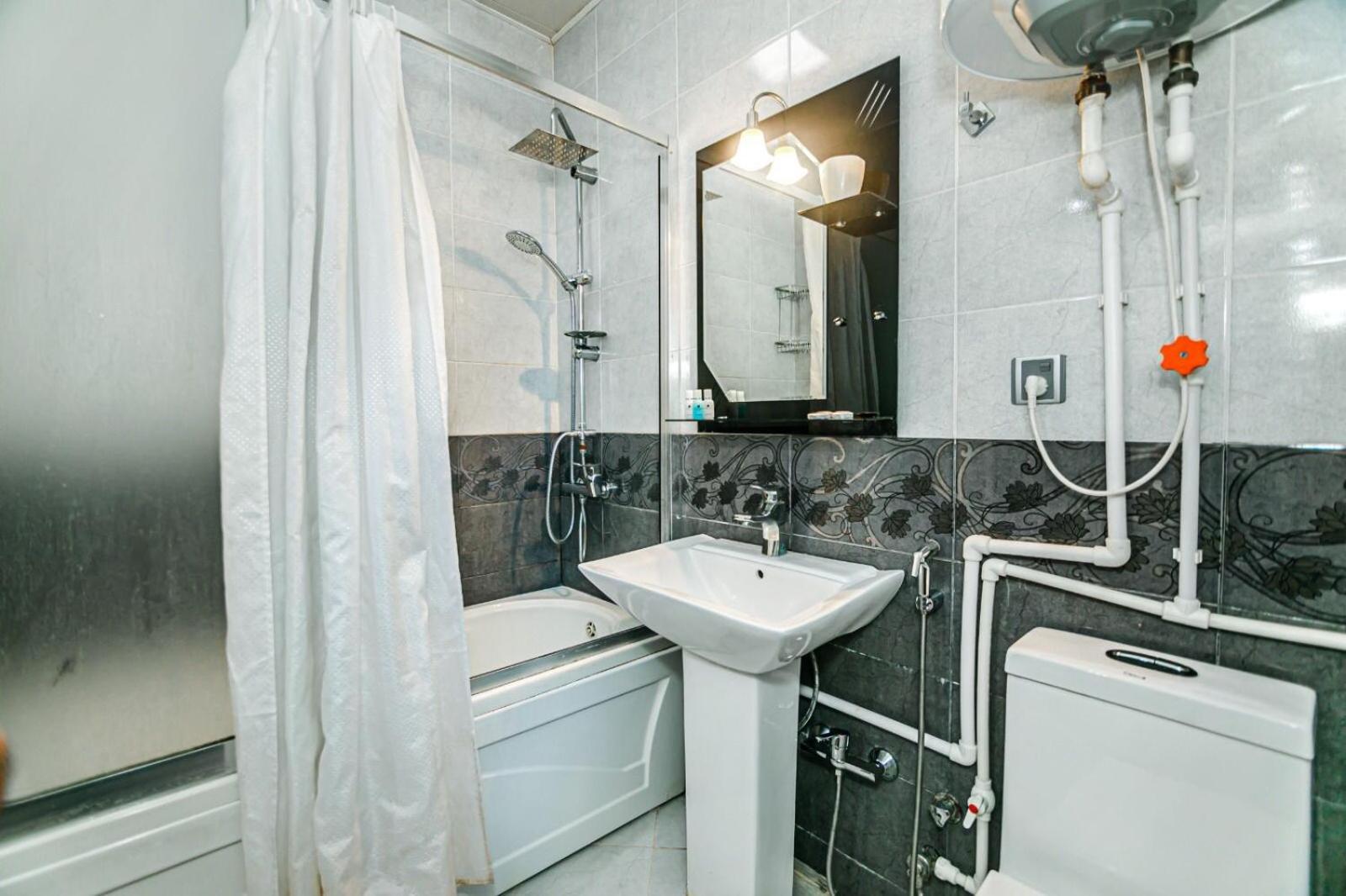 Azneft Square Deluxe Apartment Баку Екстер'єр фото