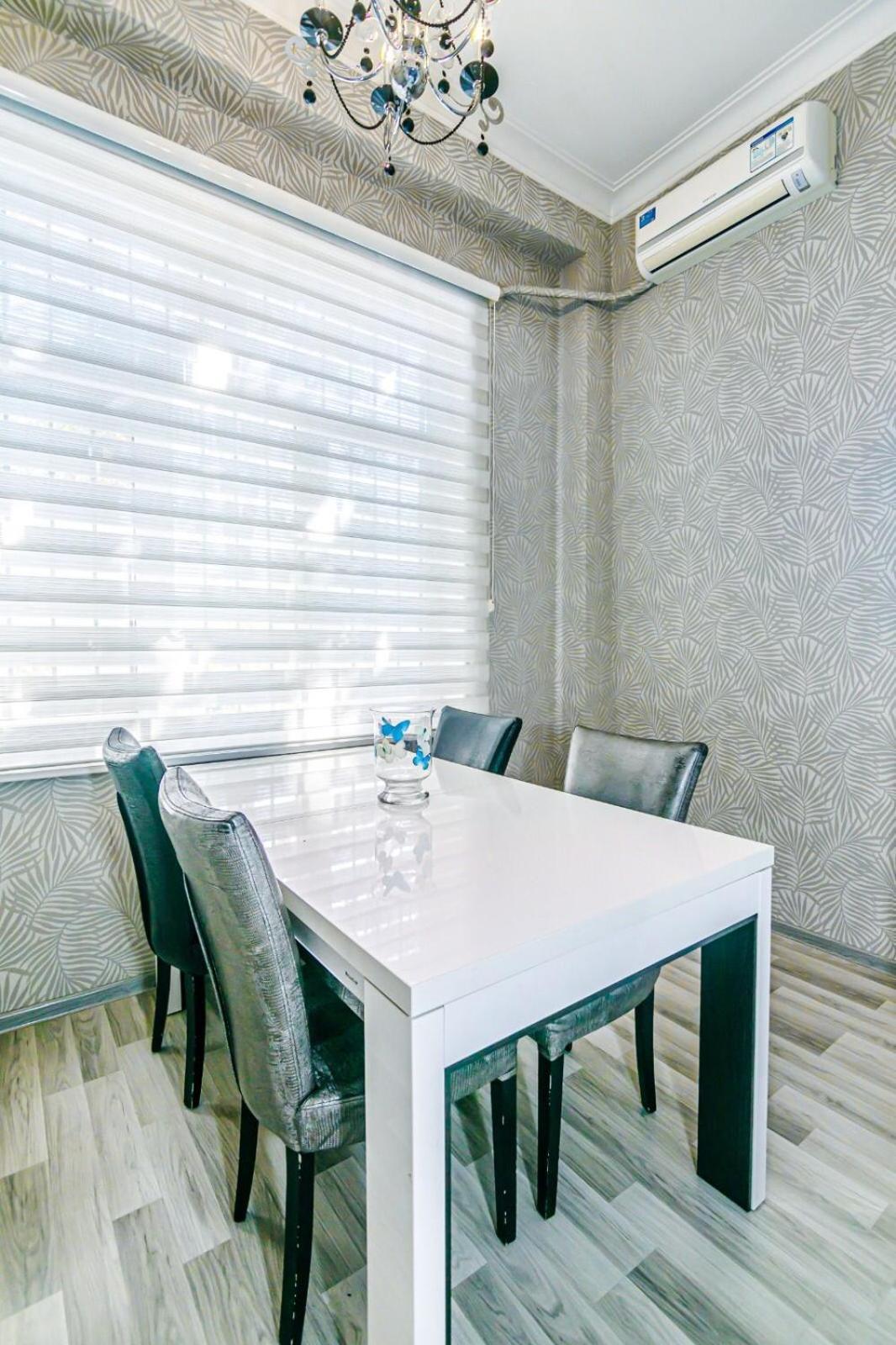 Azneft Square Deluxe Apartment Баку Екстер'єр фото
