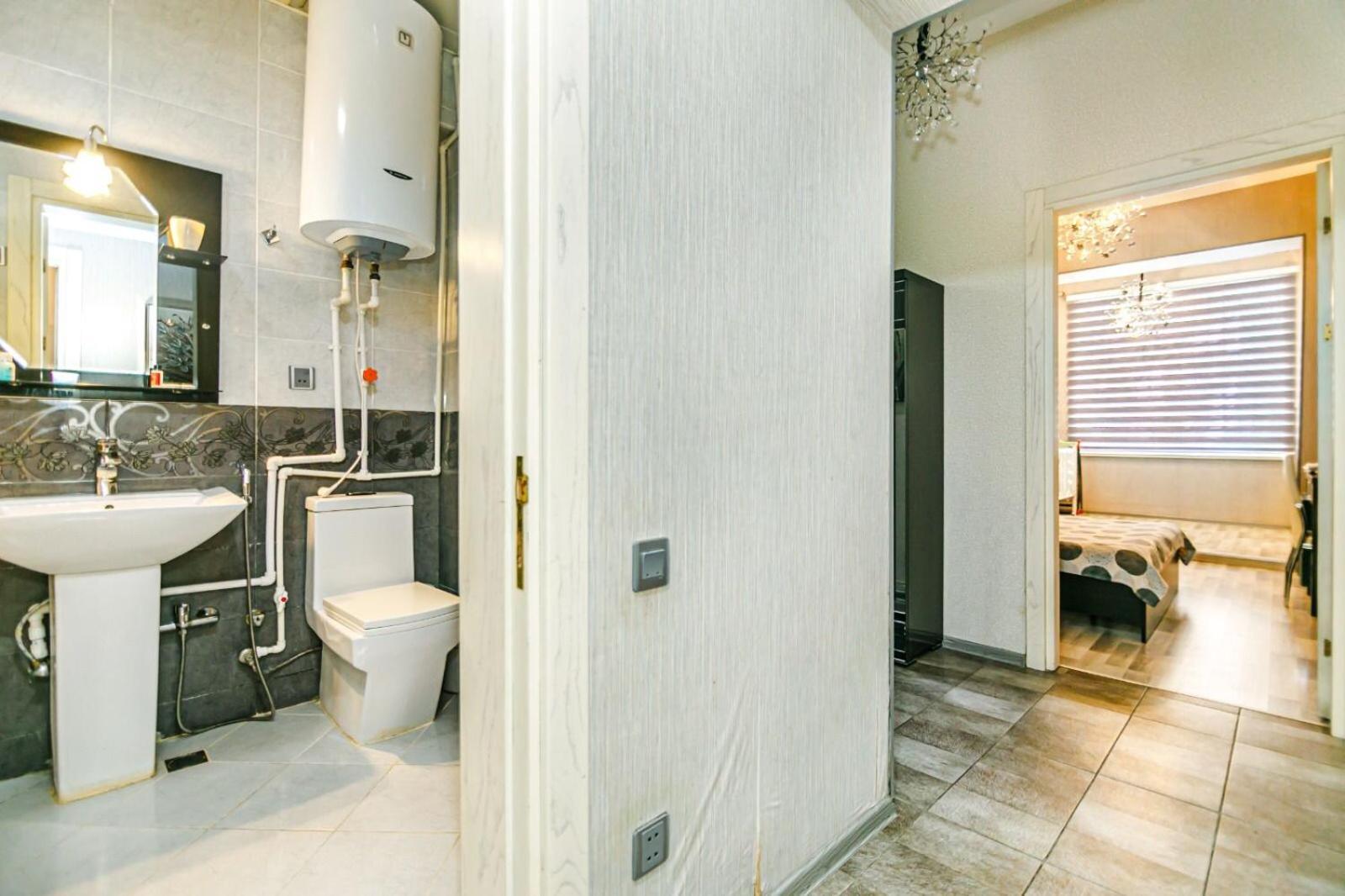 Azneft Square Deluxe Apartment Баку Екстер'єр фото