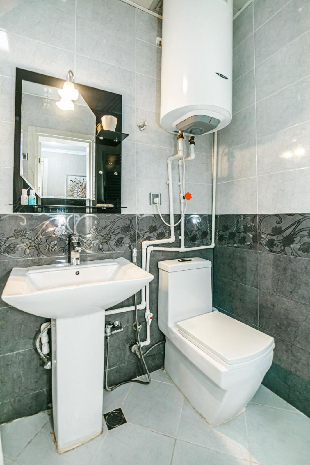 Azneft Square Deluxe Apartment Баку Екстер'єр фото