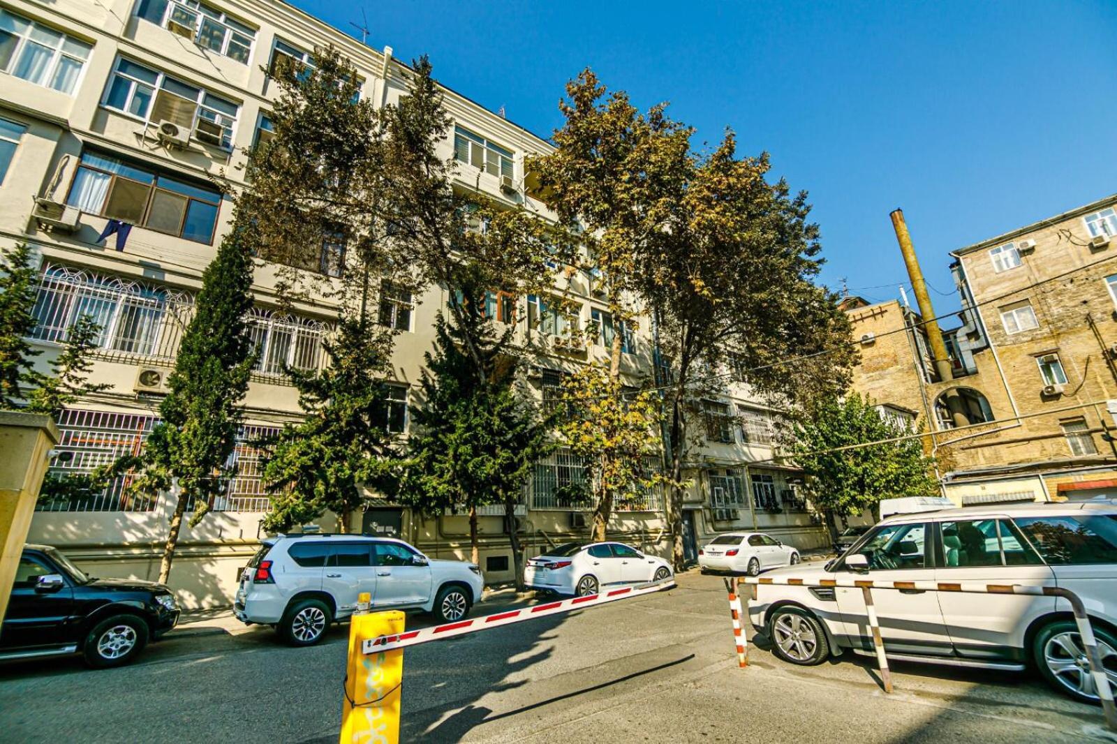 Azneft Square Deluxe Apartment Баку Екстер'єр фото