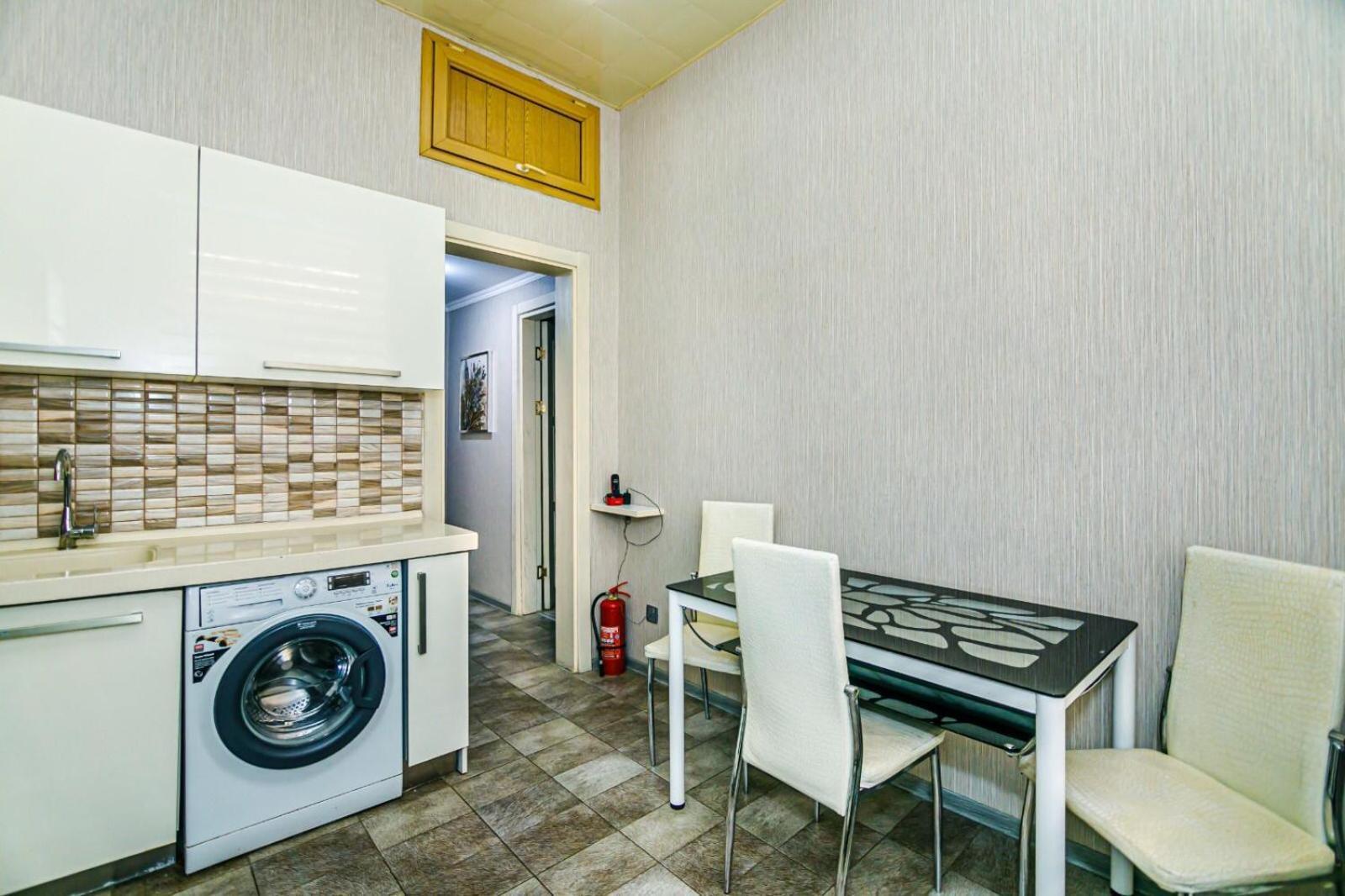 Azneft Square Deluxe Apartment Баку Екстер'єр фото